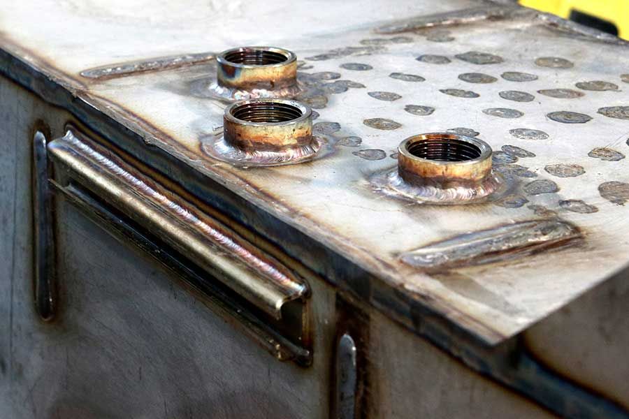 Edelstahlbehälter vor Passivieren und Niro-Beizen